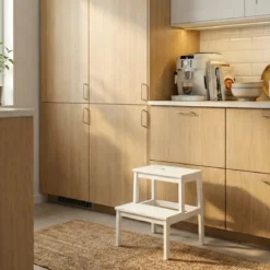 Bambusowy taboret ze schodkiem KROK, wys. 46 cm
