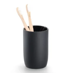 Ceramiczny prążkowany kubek na szczoteczki, Ø 7,7 cm