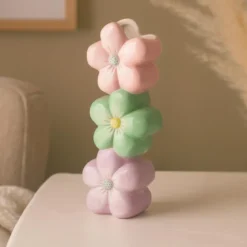 Ceramiczny wazon dekoracyjny z motywem kwiatów BLOMMA, 23 cm