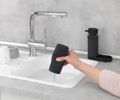 Dozownik z pompką do mydła, zestaw 2w1 do kuchni lub łazienki - 250 ml, WENKO