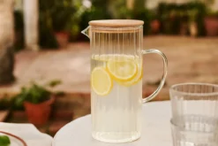 Dzbanek na wodę szklany NATO, ryflowane szkło 1,4 l