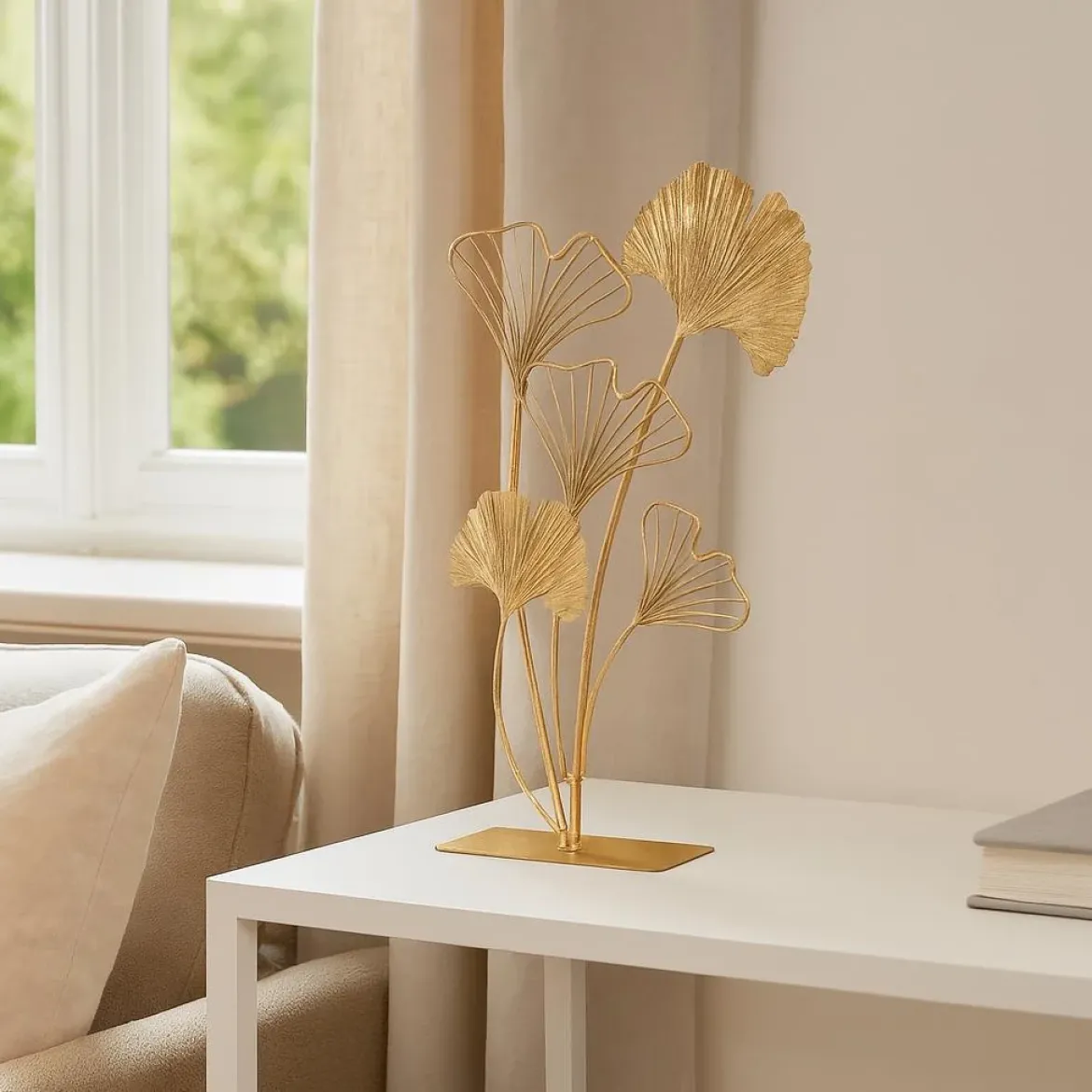 Figurka dekoracyjna LEAF, metalowa, motyw liścia, złota, 44,5 cm
