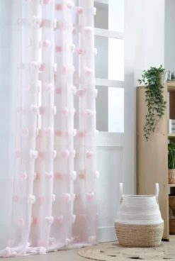 Firana POMPINOU pudrowy róż, pompony, 135 x 260 cm