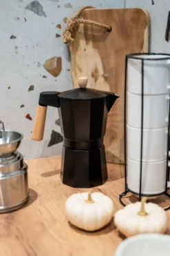 Kawiarka aluminiowa z drewnianym uchwytem