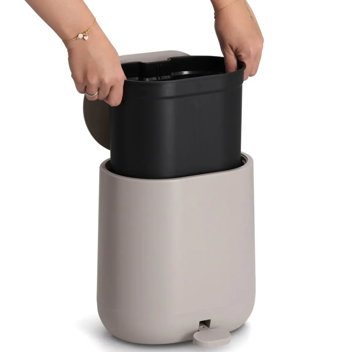 Kosz pedałowy z wolnoopadającą pokrywą ZELLER, 6 l