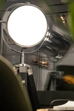 Lampa podłogowa na 3 nogach, wys. 152 cm