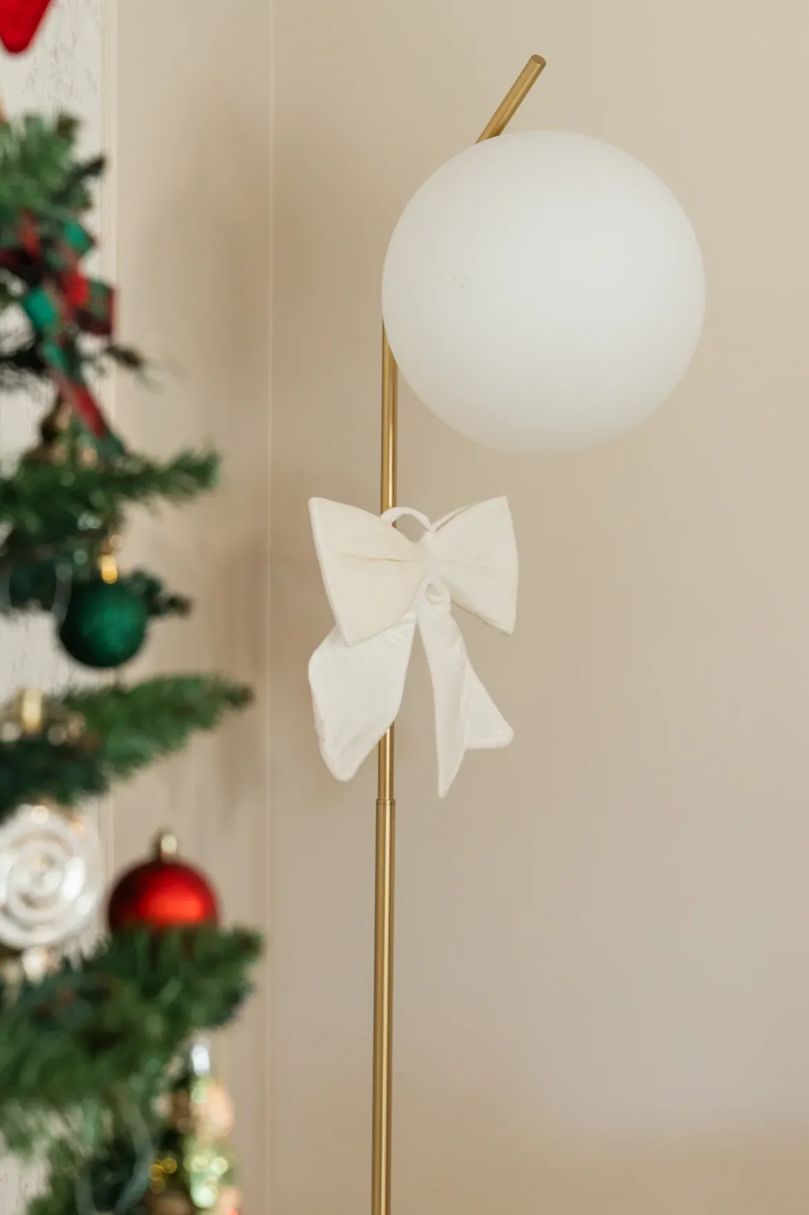Lampa podłogowa w formie kuli GLAMY, wys. 179 cm