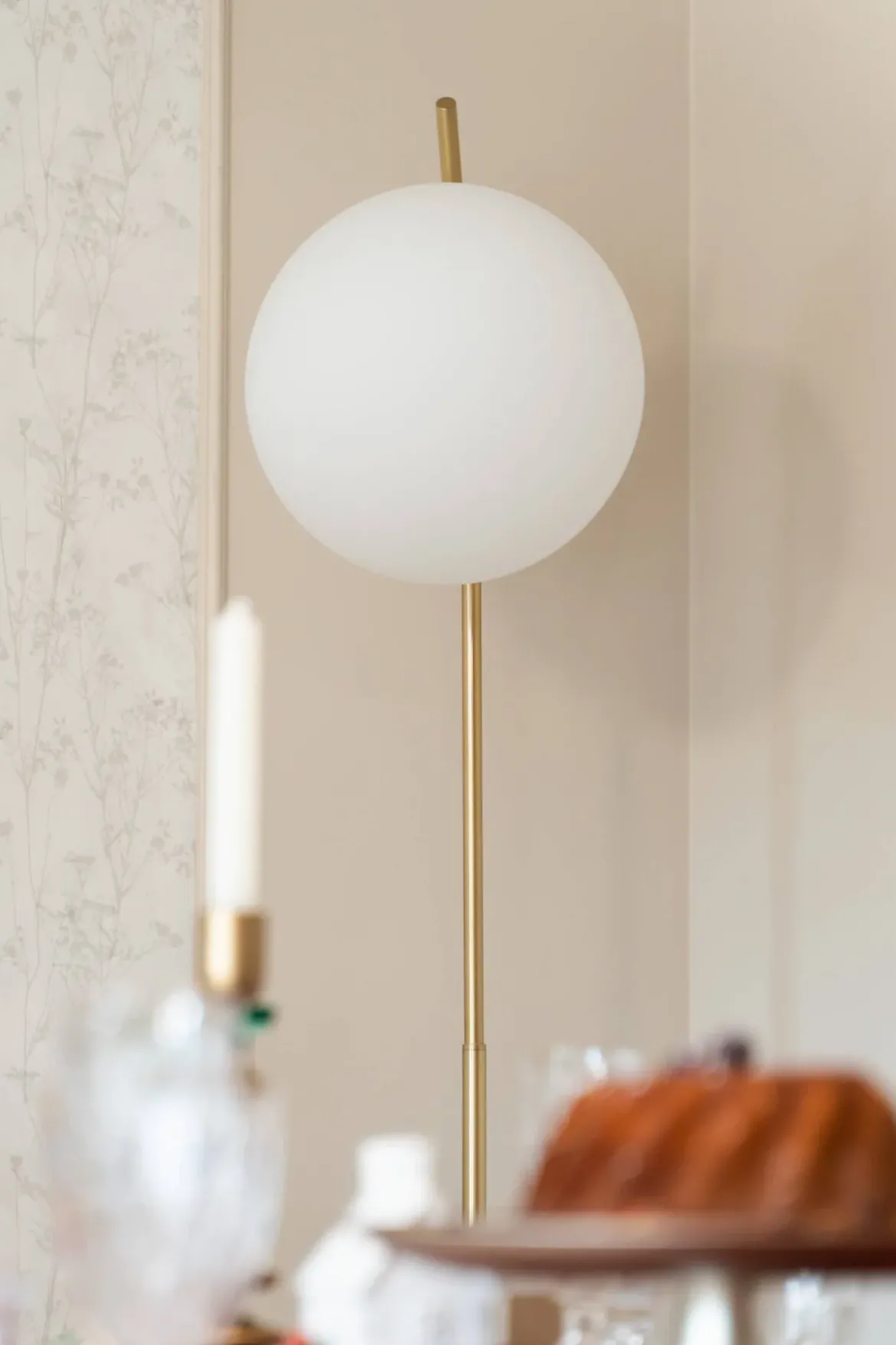 Lampa podłogowa w formie kuli GLAMY, wys. 179 cm