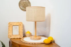 Lampa stołowa DELLA, drewniana podstawa, 42 cm