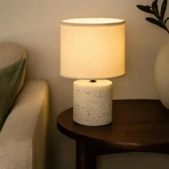 Lampa stołowa z podstawą cementową, abażur lniany, Ø 20,5 x 31 cm