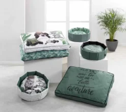 Legowisko dla psa i kota z wyjmowaną poduszką SUPERHERO, Ø 48 cm, w gwiazdki