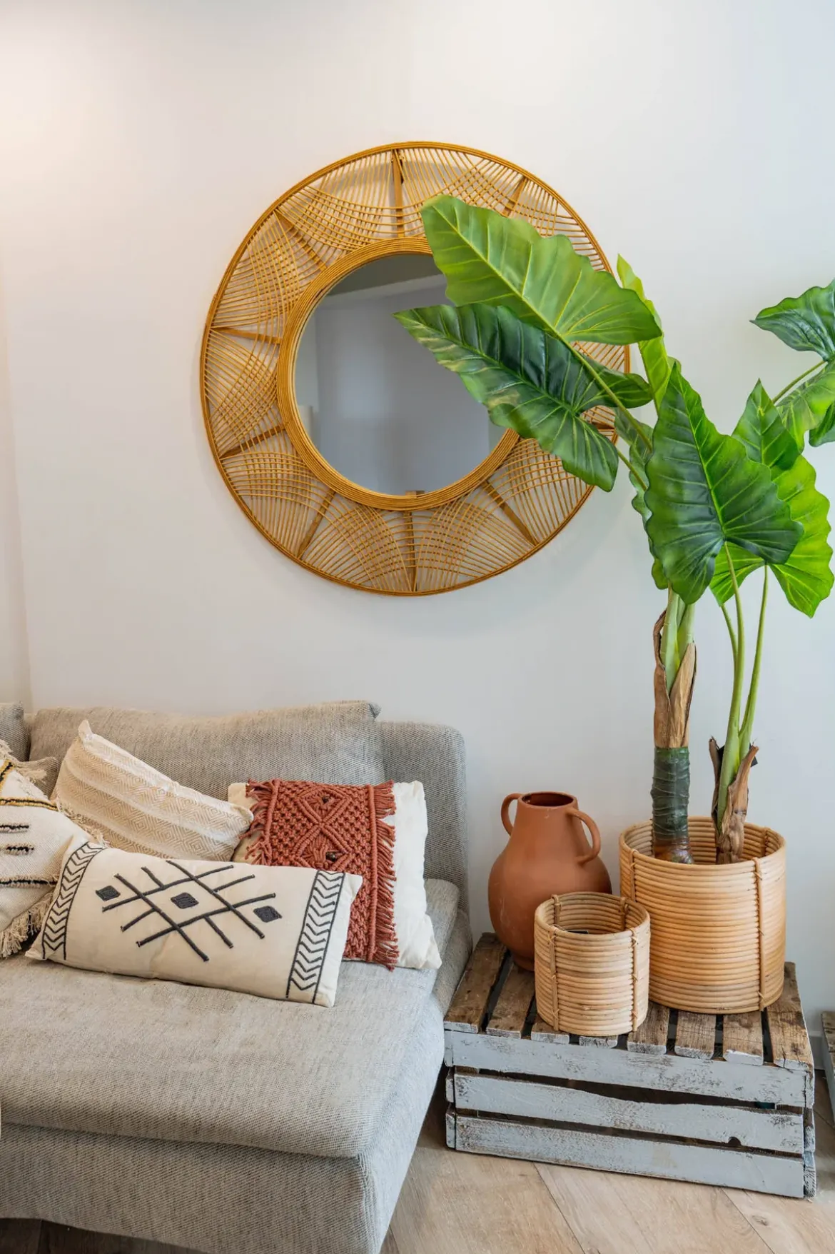 Lustro boho w bambusowej ramie INA, Ø 89 cm