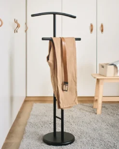 Metalowy wieszak na ubrania NORDIC SPACE, wys. 114 cm