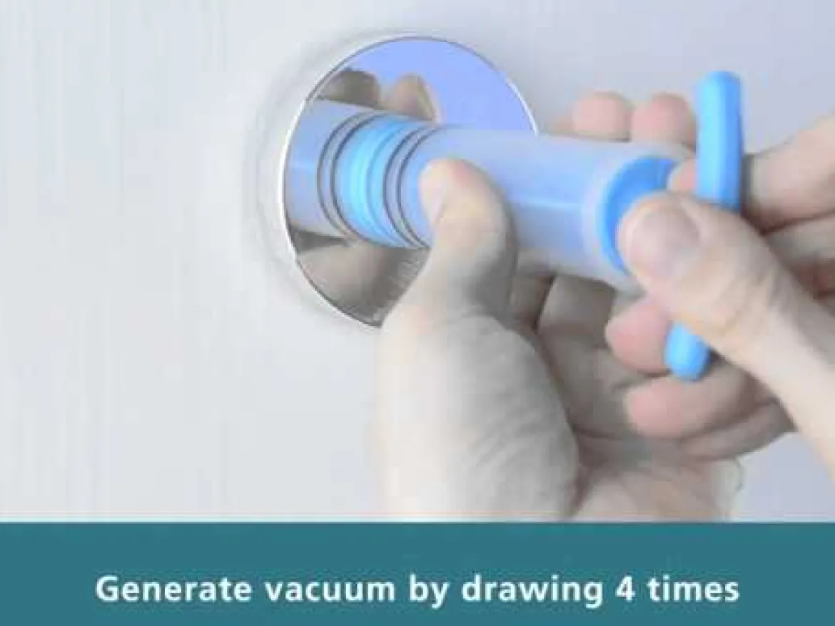 Narożna półka łazienkowa, Vacuum-Loc, 2 poziomy - stal chromowana, WENKO