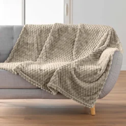 Narzuta flanelowa 125 x 150 cm FROSTY