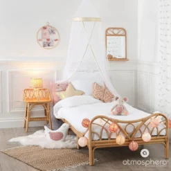 Ozdobna szafka nocna do pokoju dziecięcego, 56 cm, rattanowa