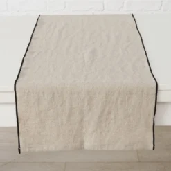 Ozdobny bieżnik z lamówką JANEA, 40 x 140 cm