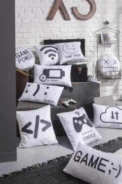 Poduszka dekoracyjna GEEK GAME, TODAY
