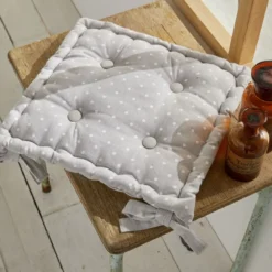 Poduszka na krzesło CONSTANCE, bawełniana, wiązana, 40 x 40 cm