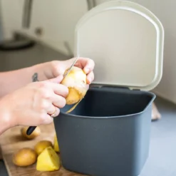 Pojemnik na odpady organiczne, kosz na śmieci BIBO, śmietniczek, 3 l, KOZIOL