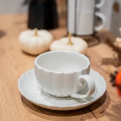 Porcelanowa filiżanka ze spodkiem ROMY, Ø 6 cm