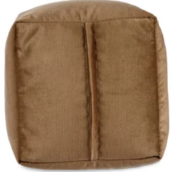 Pufa obita aksamitem, 30 x 30 cm