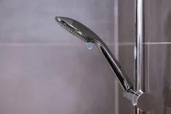 Słuchawka prysznicowa z funkcją oszczędzania wody, Ø 9,6 cm, 3 strumienie, WENKO