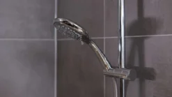 Słuchawka prysznicowa z funkcją oszczędzania wody, Ø 11 cm, 5 strumieni, WENKO