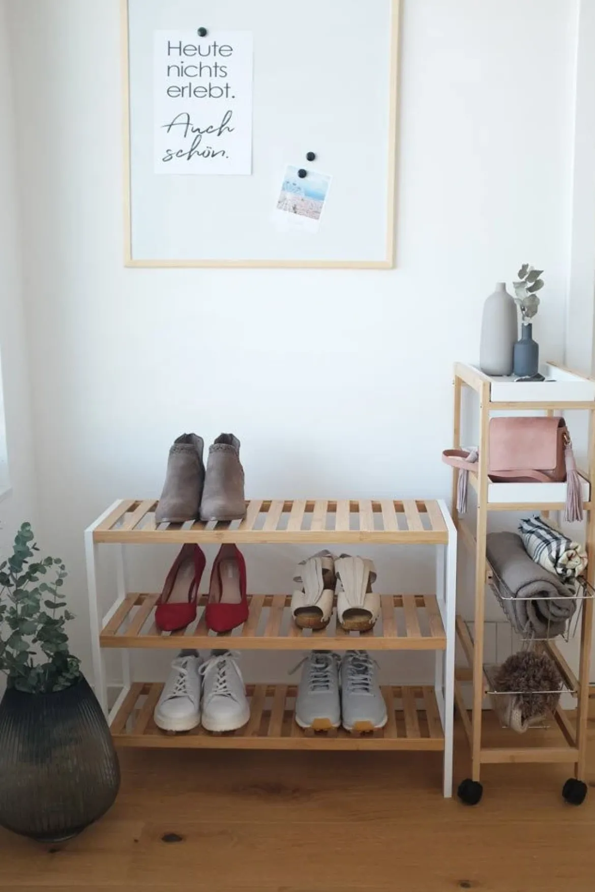 Szafka na buty, odkryty stojak z włókna bambusowego, kompaktowy mebel na obuwie.