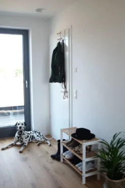 Szafka na buty, odkryty stojak z włókna bambusowego, kompaktowy mebel na obuwie.