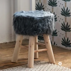 Taboret do siedzenia z obiciem a la futro