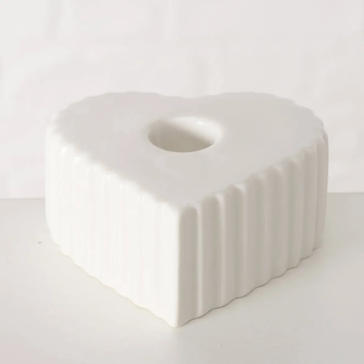 Świecznik ceramiczny na długą świecę w kształcie serca ANIMA, 4 x 9 cm