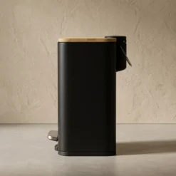 Wąski kosz łazienkowy z bambusem ZETRU, 5 l