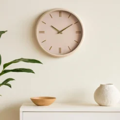 Zegar ścienny EPOCH w kolorze kremowym z metalowym akcentem, 38 cm
