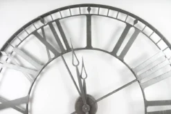 Zegar na ścianę w stylu vintage, oryginalna dekoracja wykonana z metalu