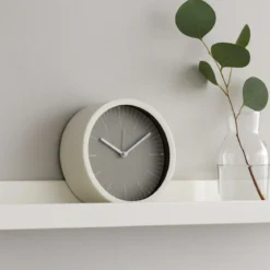 Zegar stojący na komodę GIST, minimalistyczna tarcza, Ø 15