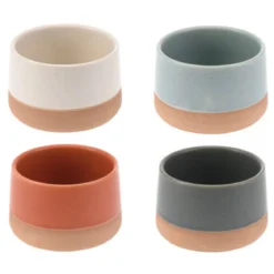 Zestaw miseczek ceramicznych w różnych kolorach